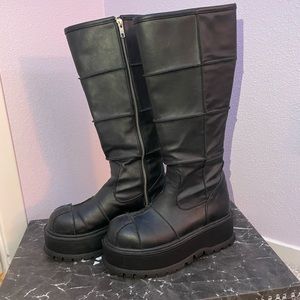 Demonia, slacker platform boots, black, size 7